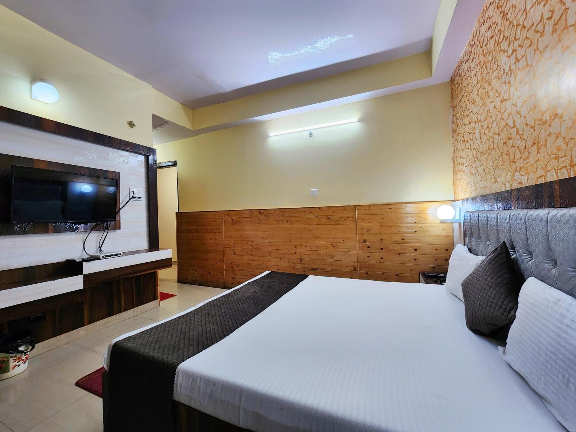 Hotel Taj Palace By Kalra Hospitality Near Mall Road Simlá Kültér fotó